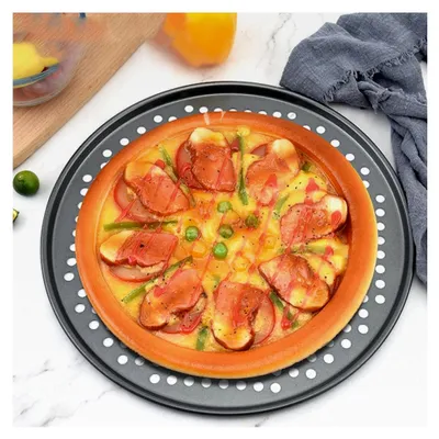 Produktbild von Perforiertes Pizzabackblech 14,5 Zoll aus Edelstahl mit Antihaftbeschichtung