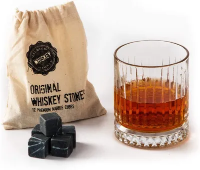 Image de Lot de verres à whisky Hediyesepeti, lot de verres à whisky avec 12 glaçons en marbre noir, glaçons réutilisables, coffret cadeau pour whisky