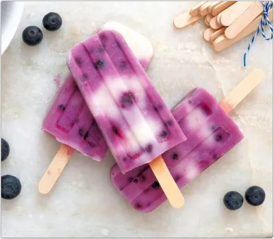 Produktbild von Spritzschutz Herdabdeckplatte Schneidebrett aus Glas Heidelbeeren und Eis am Stiel 1-Teilig (60x52cm)
