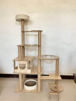 Immagine prodotto di Albero per gatti grande, con capsula spaziale e piattaforme in peluche