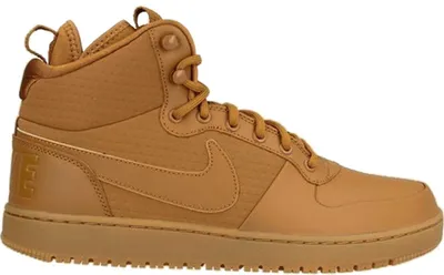 A single Nike Court Borough Mid Winter sneaker.