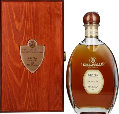 Produktbild von Dellavalle Grappa Affinata in botti da MARSALA 2007 42% Vol. 0,7l in Holzkiste