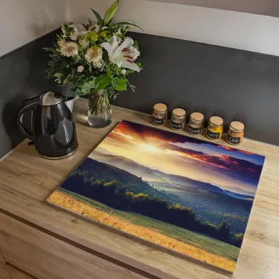 Zdjęcie produktu dla Jednoczęściowa płyta pokrywająca kuchenkę Banjado o wymiarach 60 x 52 cm z gumowymi podkładkami dystansowymi, szkło bezpieczne ESG z motywem zachodu słońca w Karpatach [HAP1 12313]