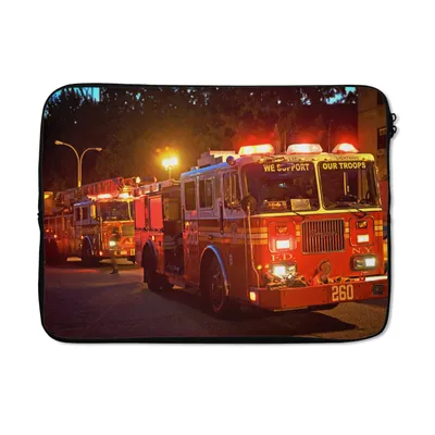 Produktbild von MuchoWow® Laptop Hülle 14 ZollFeuerwehrfahrzeuge von New York City Laptoptasche - Laptoptasche - Stoßsicher - Schutzhaube