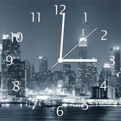 Produktbild von Wallario Design Wanduhr New York Skyline - Schwarz Weiß Blau aus Echtglas, Größe 30 x 30 cm