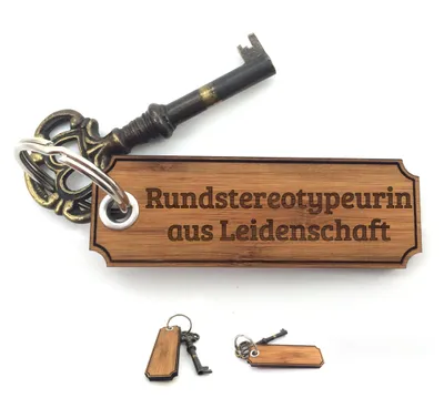 Produktbild von Mr. & Mrs. Panda Glücksbringer Rundstereotypeurin - Bambus - Geschenk, Taschenanhänger, anhänger für tasche, Schlüssel, Schenken, Gravur, Bachelor, schutzengel, Geschenke