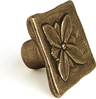 Obrázek produktu pro Blistr se 4 kovovými knoflíky na nábytek, se starým koženým potahem mod.1119. 33x33mm rei