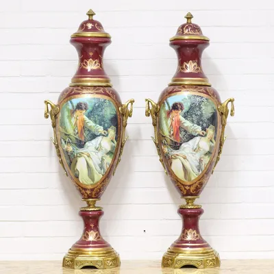 Produktbild von Casa Padrino Luxus Porzellan Vasen Set Bordeauxrot / Gold 30 x H. 100 cm - Dekorationen im Barockstil