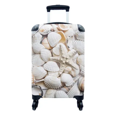 Produktbild von MuchoWow® Koffer Handgepäck Trolley Rollkoffer Kleine Reisekoffer mit 4 Rollen - Muscheln - Seesterne - Weiß - Cabin Size < 55x40x23 cm & 55x40x20 cm - Fotokoffer - Kabinenkoffer - Boardgepäck - Reise-Box - Reisekoffer - Reisegepäck - Koffer mit Bild - Trolley für Kinder