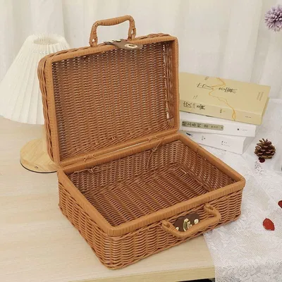 Immagine prodotto di Cesto intrecciato con coperchio, ideale per il picnic