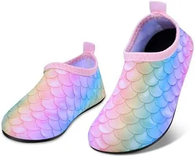 Produktbild von Badeschuhe Kinder Wasserschuhe Schwimmschuhe,Strandschuhe Barfußschuhe Jungen Mädchen Aquaschuhe Baby rutschfeste Surfschuhe Sportschuhe Aquasocken Schwimmbad Urlaub Must Haves