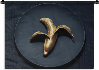 Produktbild von MuchoWow® Wandteppich Wandbehang Goldene Banane auf dunklem Hintergrund 120x90 cm Tapisserie Dekoration Wandtuch - Wohnen - Aufhänger für die Wand