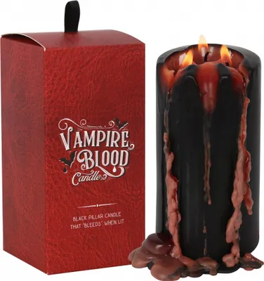 Produktbild von Große Schwarze Stumpenkerze mit Vampirblut 15cm