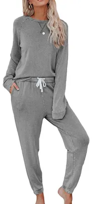 Produktbild von Zweiteiliges Damen-Pyjama-Set aus Baumwolle, bestehend aus langärmliger Nachtwäsche und Pyjamahose.