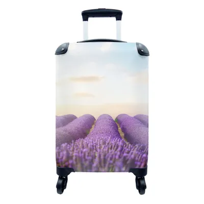 Produktbild von MuchoWow® Koffer Handgepäck Trolley Rollkoffer Kleine Reisekoffer mit 4 Rollen - Lavendel - Himmel - Wolken - Blumen - Cabin Size < 55x40x23 cm & 55x40x20 cm - Fotokoffer - Kabinenkoffer - Boardgepäck - Reise-Box - Reisekoffer - Reisegepäck - Koffer mit Bild - Trolley für Kinder
