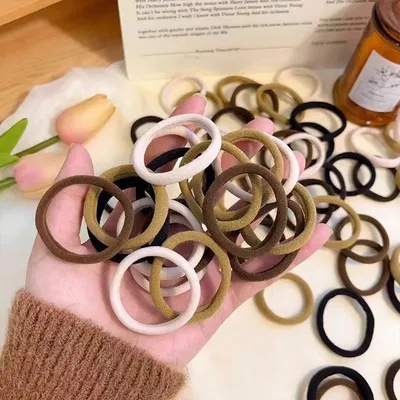 Produktbild von 30 elastische Haargummis für Frauen – weiche, nahtlose Haarbänder ohne Haarschäden als Pferdeschwanzhalter und Haarschmuck