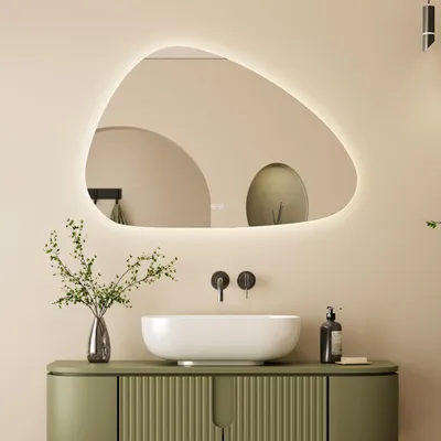 Produktbild von LED Badezimmerspiegel 80x60cm Asymmetrisch, Wandspiegel Unregelmäßig Badspiegel mit Touch und Anti Beschlag, IP67 Wasserdicht, Badezimmer Spiegel