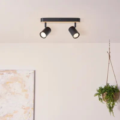 Produktbild von BRILLIANT schwarzer Spotbalken NIELS 2flg | schwarz matt/natur | Wandlampe mit Bambus und schwenkbarem Spot | 2x GU10 max. 10W | Metall/Bambus
