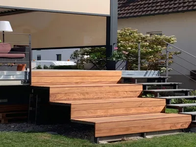 Produktbild von Belladoor | 2,13 m | Braun Terrassendiele Cumaru, Massivholz Hartholz Tropenholz, Glatte Oberfläche, Premiumsortierung Astfrei, Dauerhaftigkeitsklasse 1, Formstabil Witterungsbeständig