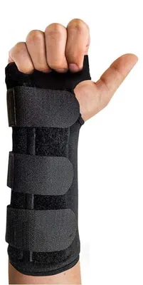 Produktbild von Handgelenkschutz mit Metallschiene und Bandage für tags und nachts