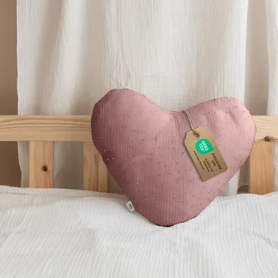 Produktbild von Kuschelkissen Herz & Stern aus Musselin fürs Kinderzimmer