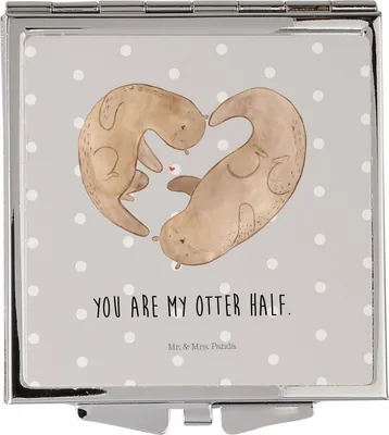 Produktbild von Mr. & Mrs. Panda Schminkspiegel Otter Herz - Grau Pastell - Geschenk, Liebe, klappbar, Klappbarer Spiegel, Verlobung, Kosmetikspiegel, Jahrestag, Taschenspiegel, Kleiner