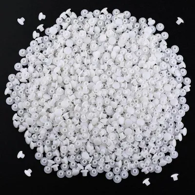 Immagine prodotto di 800 tasselli in plastica bianca da 5 mm per mobili