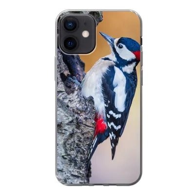 Produktbild von MuchoWow® Handyhülle Schutzhülle Hülle für iPhone 12 Nahaufnahme eines Buntspechts auf einem Baumstamm Silikon Softcase Handy Hülle - Schutzhülle