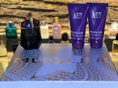 Image de Spray Edp rechargeable 30ml/Lait de douche 50ml/Lotion pour le corps 50ml Thierry Mugler Alien Giftset