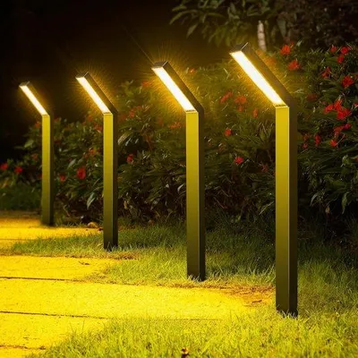 Zdjęcie produktu dla Oświetlenie ogrodowe zasilane energią słoneczną – zestaw 4 sztuk wodoodpornych lamp z ciepłym białym światłem LED do wejścia, tarasu, ogrodu, podwórka i trawnika