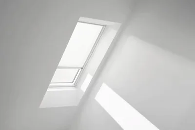 Produktbild von VELUX Plissee uni weiß mit Alu- Rahmen elektronisch FML MK04 1016K