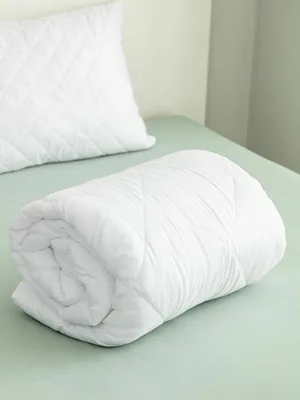 Produktbild von Bettdecke Ganzjahresdecke 195x215 cm weiß hypoallergen warm gesteppt Polyester