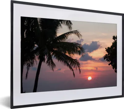 Produktbild von MuchoWow® Gerahmtes Poster Tropisch - Palme - Sonne 40x30 cm - Poster mit Schwarzem Bilderrahmen Wandposter Rahmen Foto Bilder - Bilderrahmen - Poster im Rahmen