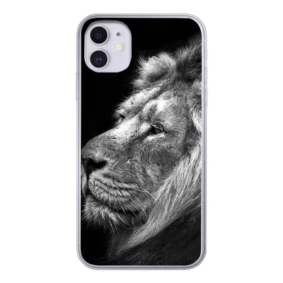 Produktbild von MuchoWow® Handyhülle Schutzhülle Hülle für iPhone 11 Löwe vor schwarzem Hintergrund in schwarz und weiß Silikon Softcase Handy Hülle - Handytasche