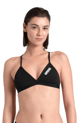 Zdjęcie produktu dla Bikini górny damski Arena Performance Team, idealny do pływania. Szybkoschnący top wykonany z materiału Arena Maxfit Eco, zapewniający maksymalną odporność na chlor i wodę słoną. Ochrona przed promieniowaniem UV 50+