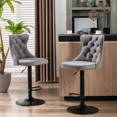 Produktbild von 2er Set drehbare Samt-Barhocker, höhenverstellbar, modern, gepolstert, grau.