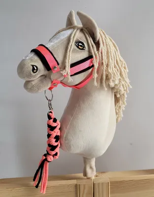 Immagine prodotto di Set per cavallo giocattolo: Testiera A3 con pelo nero + guinzaglio - Fucsia/Nero