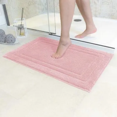 Zdjęcie produktu dla Mata łazienkowa z tworzywa sztucznego – chłonna i antypoślizgowa – różowa – 50 x 80 cm
