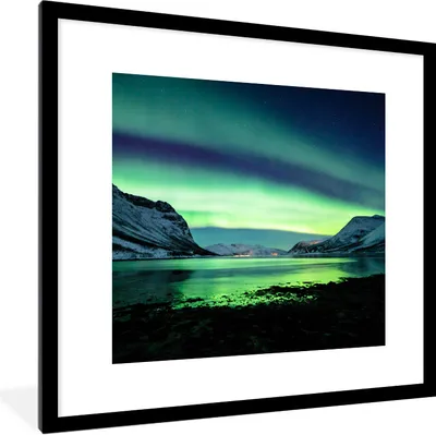 Produktbild von MuchoWow® Gerahmtes Poster Nordlicht - Norwegen - Eis - Gelb - Berg - Wasser - Schnee 40x40 cm - Poster mit Schwarzem Bilderrahmen Wandposter Rahmen Foto Bilder - Poster - Plakat im Rahmen