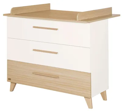 Produktbild von roba Wickelkommode Theo aus Holz inkl. abnehmbarem Wickelaufsatz - Wickeltisch mit 3 Schubladen inkl. Füßen und Griffen aus Massivholz - Weiß / Nachbildung Eiche