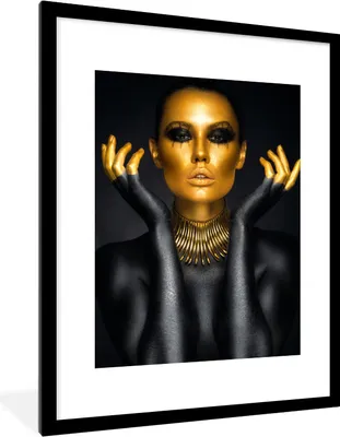 Produktbild von MuchoWow® Gerahmtes Poster Frau - Porträt - Gold - Luxus - Schwarz 60x80 cm - Poster mit Schwarzem Bilderrahmen Wandposter Rahmen Foto Bilder - Wohnzimmer - Dekorationen - Prämie