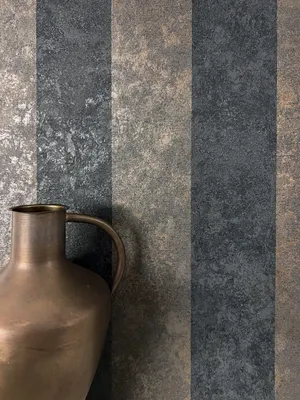 Produktbild von NEWROOM Tapete Schwarz Vliestapete Streifen - Streifentapete Modern Braun Grau Linien  Metallic Landhaus Glänzend