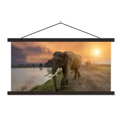 Produktbild von MuchoWow® Textilposter Elefant - Wasser - Tiere - Sonnenuntergang - Natur 60x30 cm mit schwarzem Rahmen - Textilien