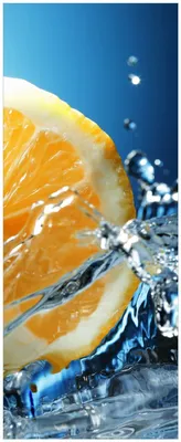 Produktbild von Wallario Memoboard Magnettafel aus Glas, Größe 32 x 80 cm, Motiv Orange in spritzigem Wasser vor blauem Hintergrund