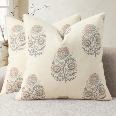 Productafbeelding van Set van 2 kussenslopen, 40x40 cm, met een vintage bloemenprint in roze.