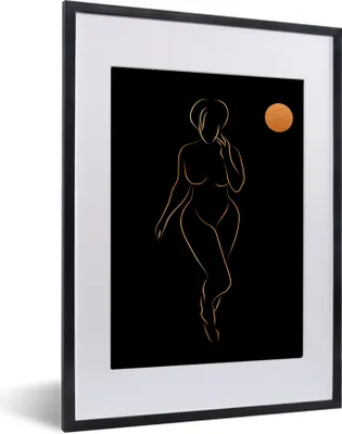 Produktbild von MuchoWow® Gerahmtes Poster Frau - Mond - Schwarz und Gold - Strichzeichnung 30x40 cm - Poster mit Schwarzem Bilderrahmen Wandposter Rahmen Foto Bilder - Wandposter Schlafzimmer