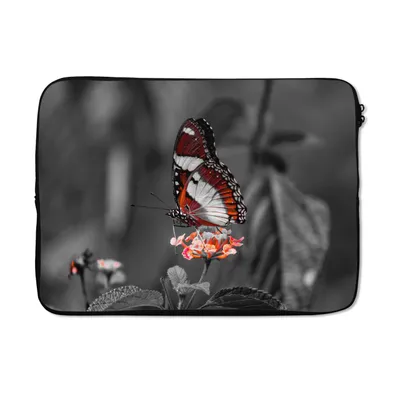 Produktbild von MuchoWow® Laptop Hülle 14 ZollSchmetterling - Tiere - Blumen - Schwarz und weiß - Orange Laptoptasche - Laptoptasche - Stoßsicher - Schutzhaube