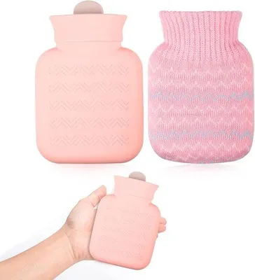 Produktbild von Mini-Warmwasserflasche mit Strickbezug - 320 ml - leckfreie kleine Warmwasserflasche - abnehmbarer Bezug - für Frauen und Kinder