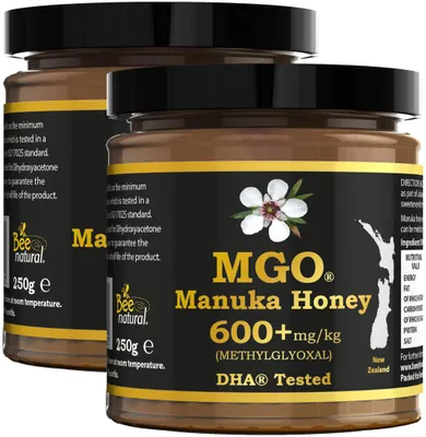 Produktbild von BEE NATURAL MGO 600+ PREMIUM MONOFLORAL SEELAND MANUKA HONIG IN EINEM UMWELTFREUNDLICHEN ECHTGLASGEFÄß AUS NICHT GEFÄRBTEM GLAS * 500G (2x 250G)