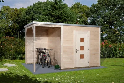 Produktbild von WEKA 413.2525.60100 Gartenhaus/Blockbohlenhaus AVELLINO 2 mit Anbau (150 cm)/Einzeltür ; Größe: 1 ; Farbgebung: Naturbelassen ; Wandstärke: 45 mm ; Maße (LxBxH): 400 cm x 255 cm x 244 cm ; Seitenwandhöhe: 239 cm